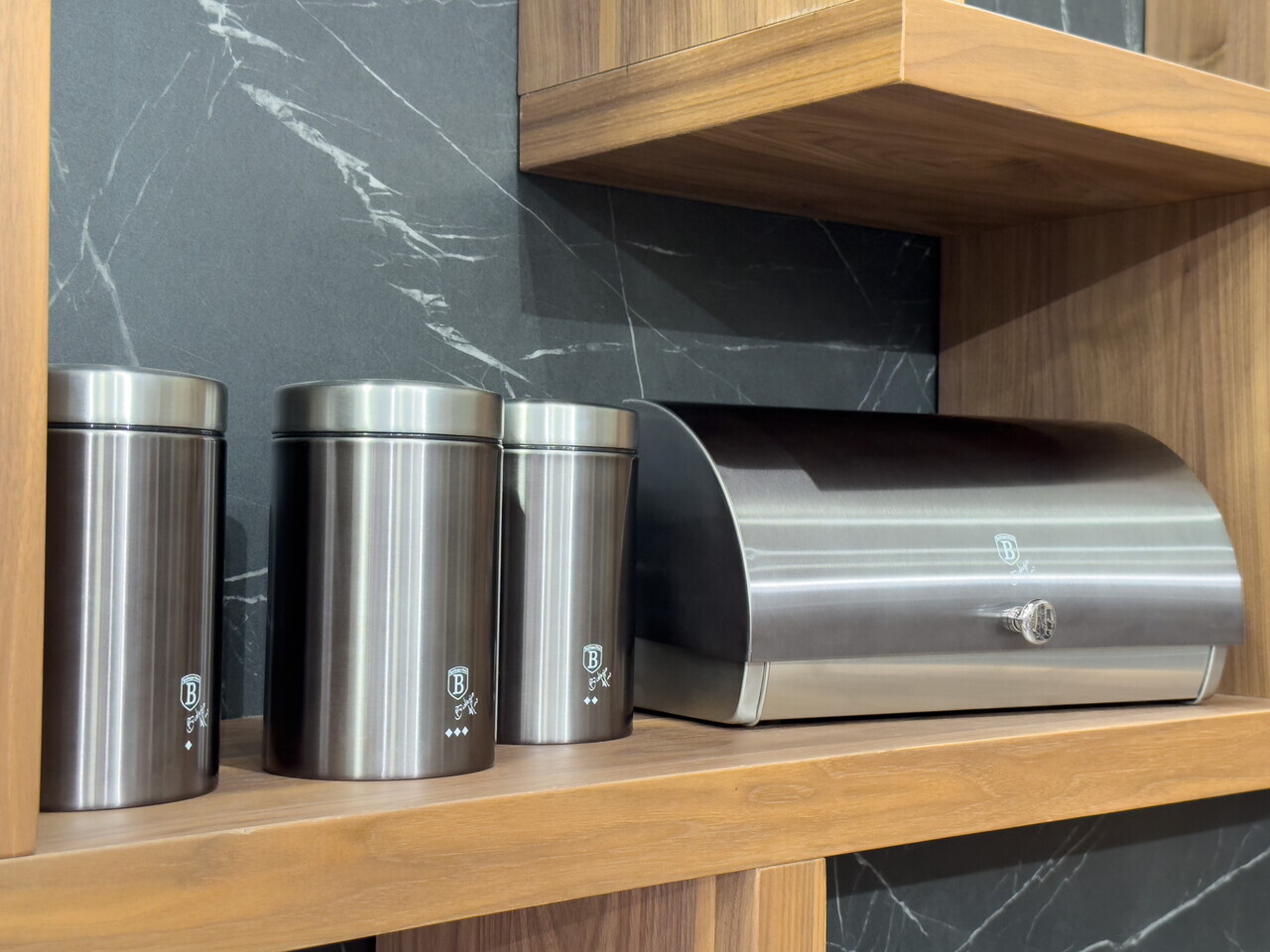 Set cutie pentru paine si 3 recipiente Berlinger Haus, Carbon Pro, 38.5x28x18.5 cm, inox, gri inchis/argintiu - imagine 5